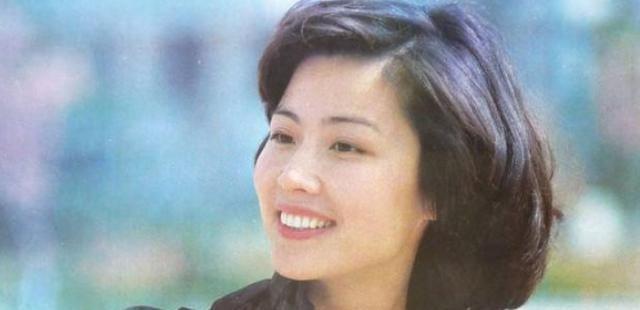 还有一位让他身陷"丑闻",杜志国的第一任妻子叫杨丽