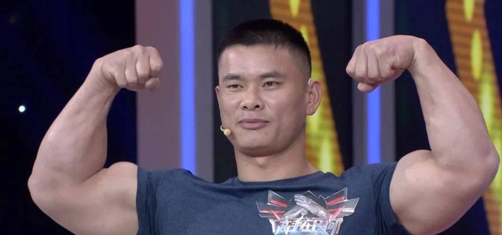 他是中国腕王,力大无敌,不信你看!