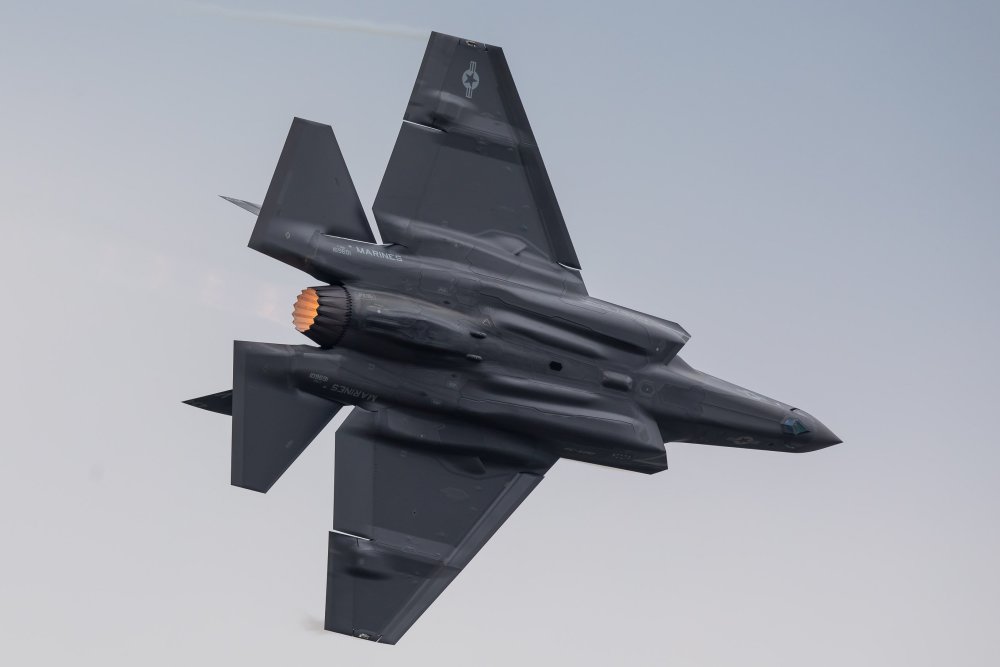 美海军陆战队f35c达到初始作战能力同时装备f35b