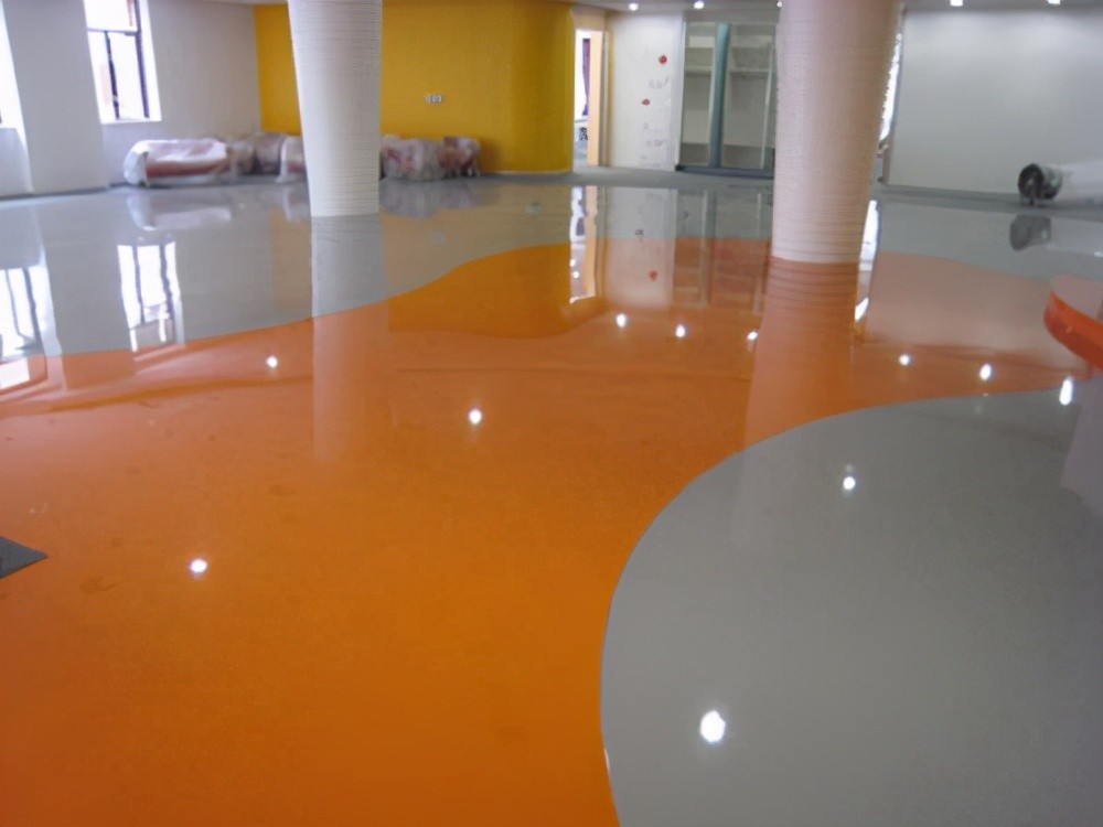 如今的自流平图案比瓷砖多样化,业主还可以根据自己家的装修来定制出