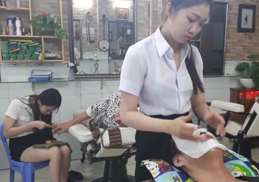 越南理发店里的理发师小姐姐们都这么漂亮吗?哈哈哈真是大开眼界!