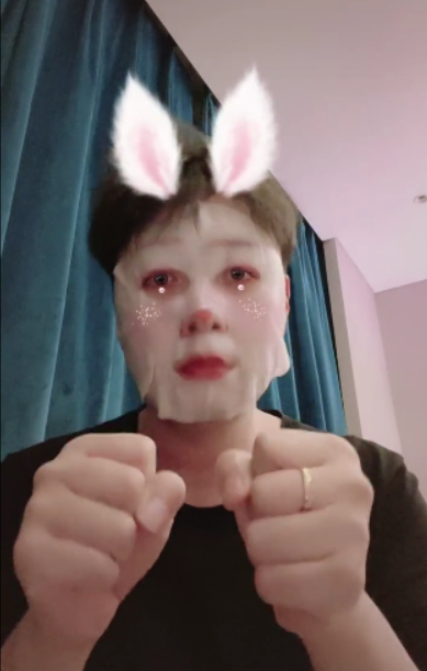 杜海涛录视频中指戒指抢镜 和沈梦辰正筹备婚礼 网友 订婚了 腾讯新闻