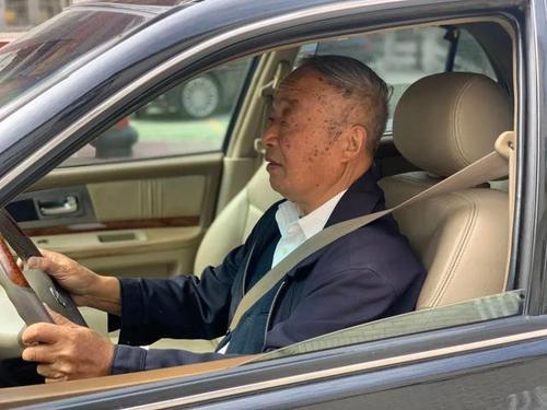 车千秋丨新政落地 70岁以上老人如何考驾照 腾讯新闻