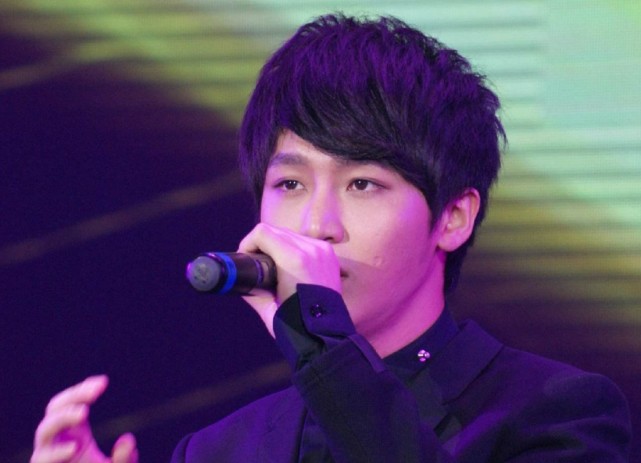 让苏醒李炜大打出手闪婚嫁富二代如今跟苏醒一笑泯恩仇