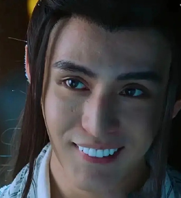 明星的牙齿都是假的烤瓷牙翻车不少一口大白牙嘴都合不上