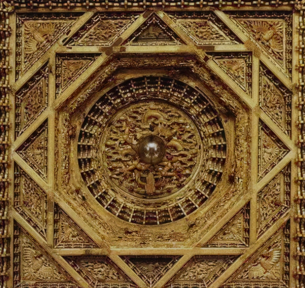 北京故宫太和殿藻井敦煌历代藻井图案随着时间的推移,历史的变迁,随着