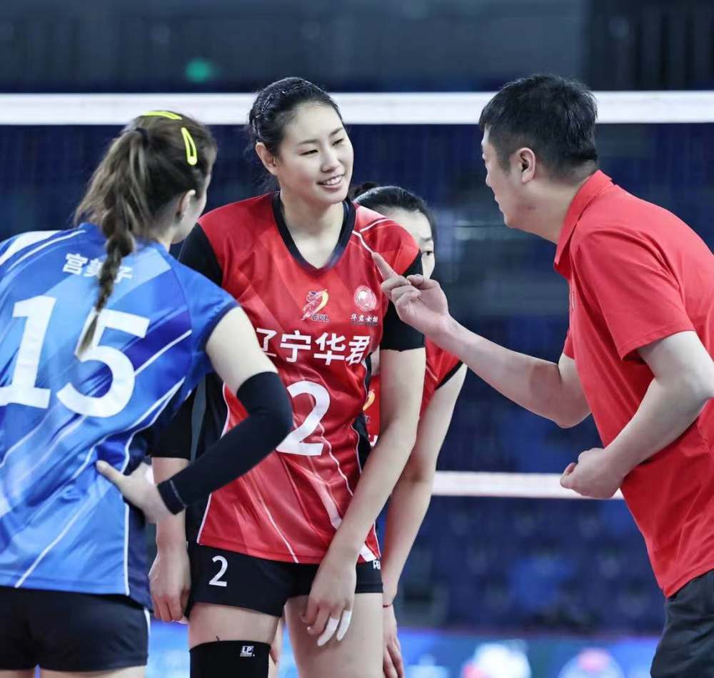 辽宁华君女排笑开颜3:1胜浙江轻松晋级六强