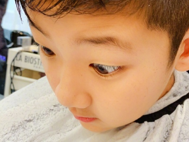 有种"整容式"逆袭叫郭子睿,曾经是标准的熊孩子,如今沉稳大方!