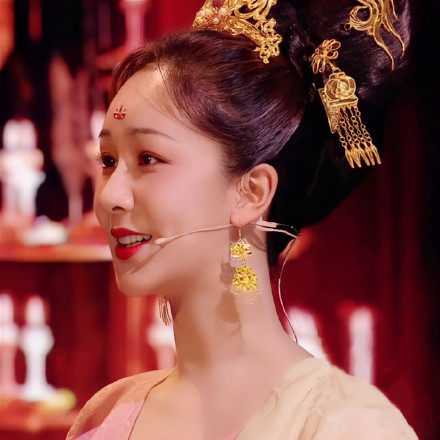 《国家宝藏》靳东演技炸裂,张子枫古装超水灵,她被赞人美台词绝