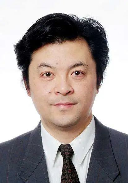 周承扬主任医师石氏伤科学术带头人上海市非遗项目—石氏伤科疗法代表