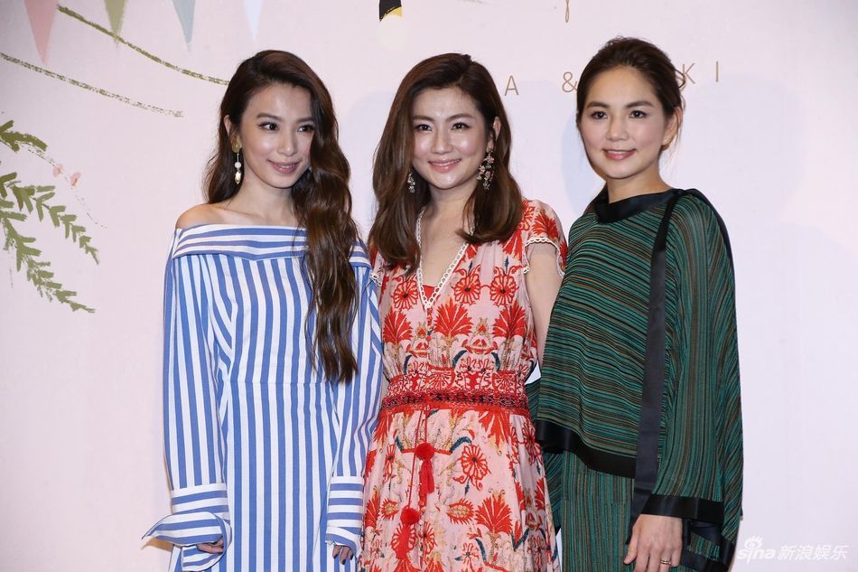 she同框近照曝光一大早上山当野猴子陈嘉桦爬树姿势很抢镜