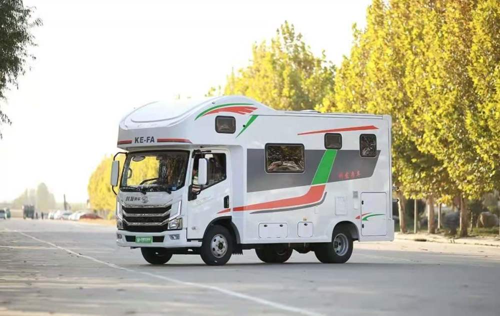 加量不加价还有超大空间蓝牌c本即可驾驶的科发新款北极熊房车