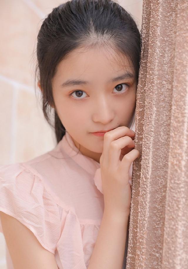 美女柴蔚第3590气质潮流美图欣赏