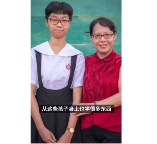 广东学霸王柠允,中考10科6门满分,其班主任说专注力是关键