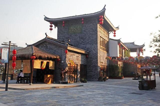 贵州的首个武侠小镇,也充满浓浓的乡愁味,入黔旅游绝佳的中转站_腾讯