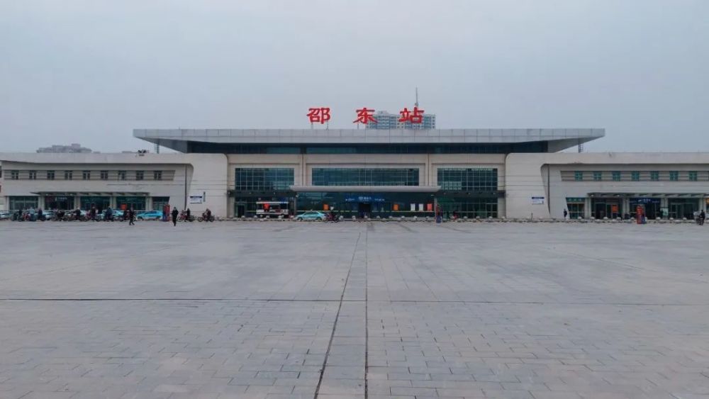 邵东高铁站出租车不打表被严厉处罚