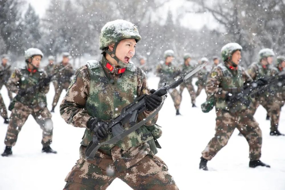 挑战极限突破自我武警冬季大练兵撼天动地