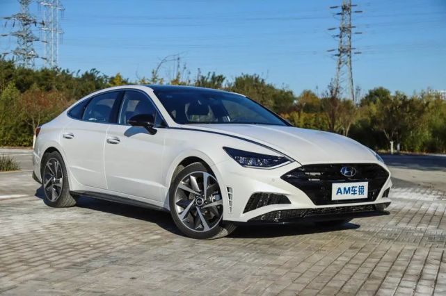 万中级车之争 第十代索纳塔 凯美瑞怎么选 第十代索纳塔 凯美瑞 中级车