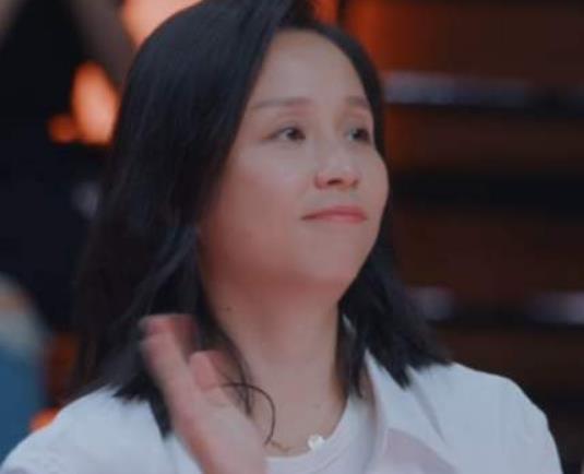 龙丹妮旗下艺人相继翻车丢弃的肖战却成顶流是眼光不太行