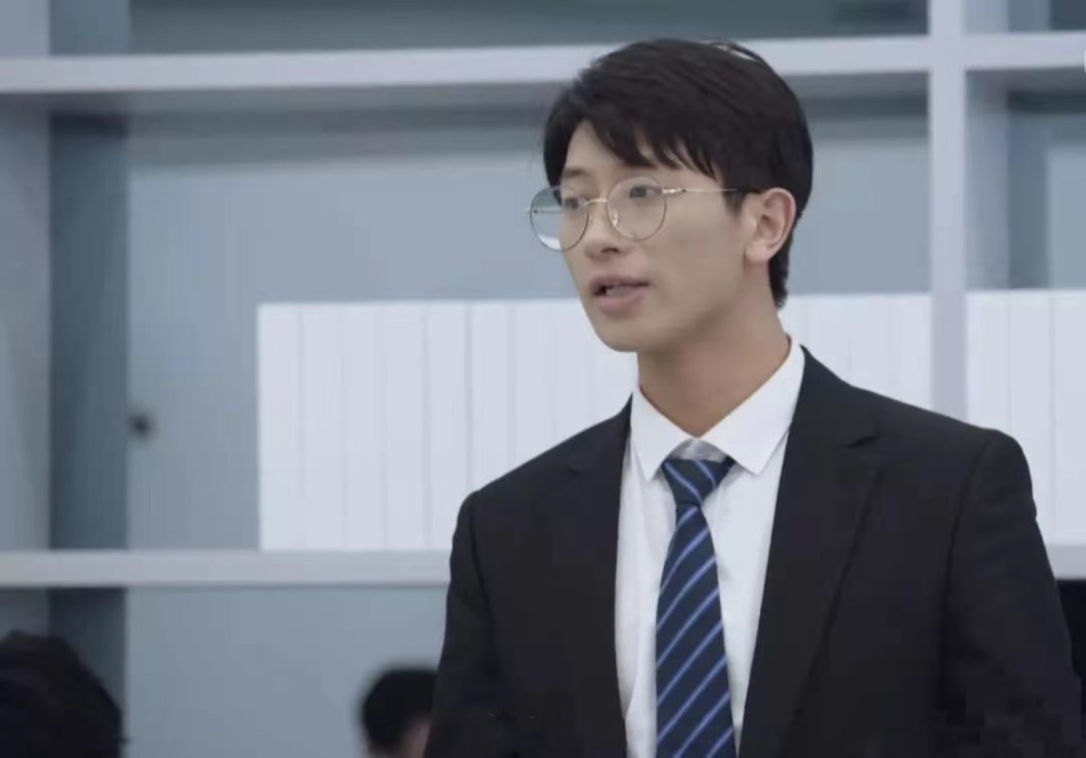 请参照令人心动的offer丁辉!