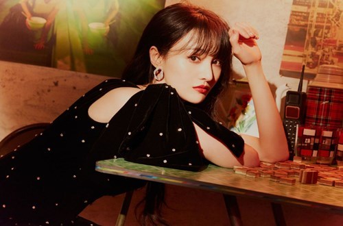 男主何苏叶是一个温文尔雅的美男子,他的一颦一笑,都深深的让沈惜凡