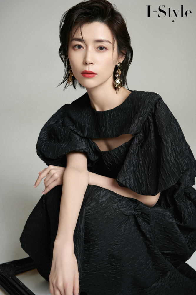 可飒可仙让卢杉解锁短发女生的百变穿搭