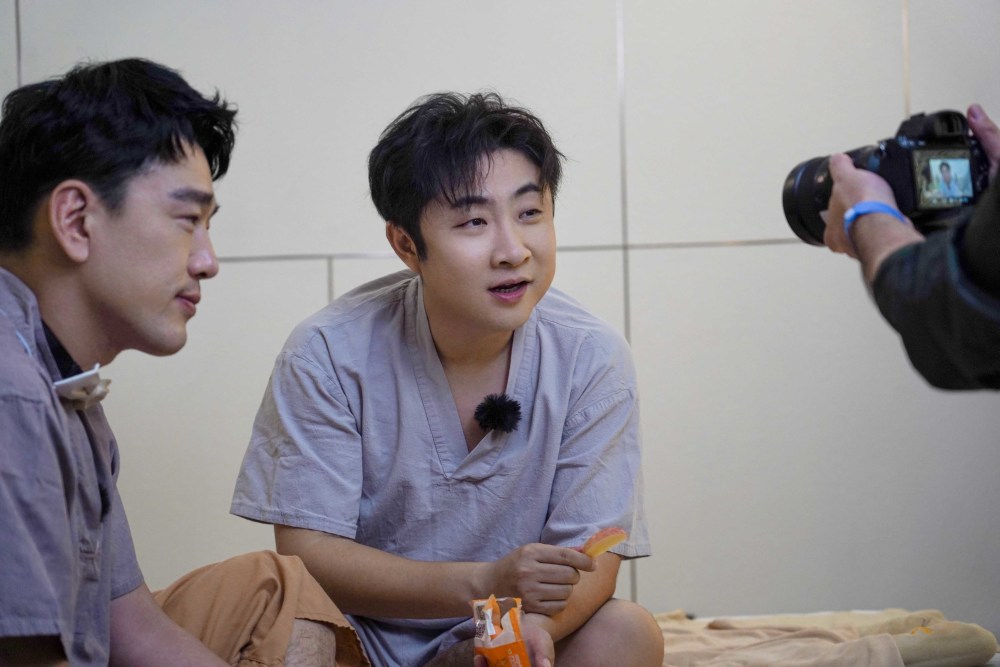 乔杉和王耀庆搭档采集拍摄素材