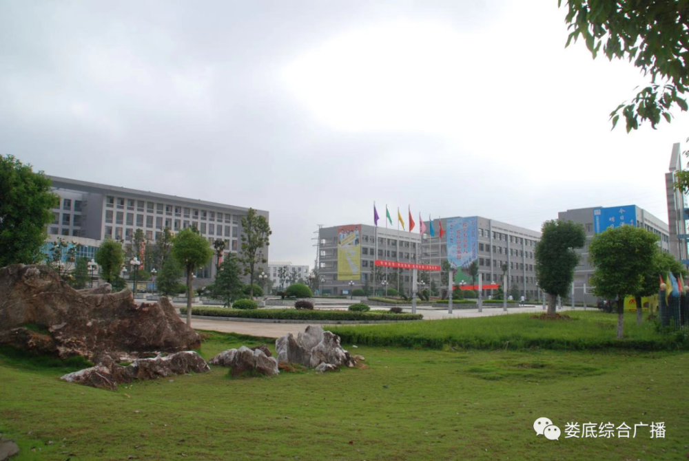 艺起读诗安敏专辑