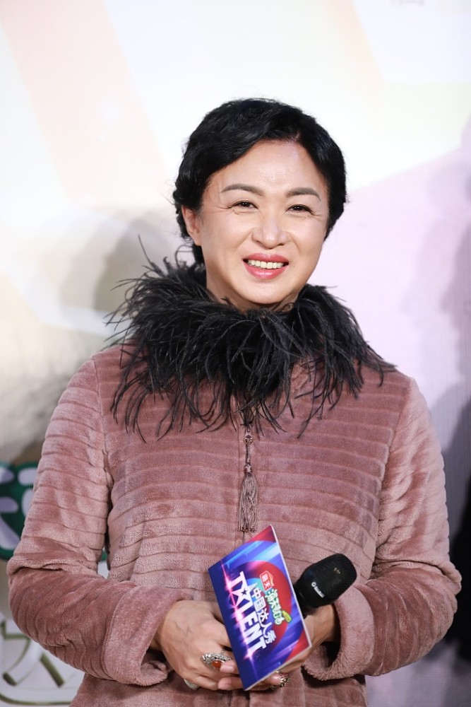 敢喷任何看不惯的大牌明星金星为什么敢得罪整个娱乐圈