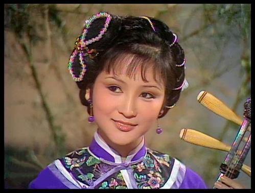 绝世美貌,豪迈奔放,"传奇美人"谢霆锋之母狄波拉的风情往事_腾讯新闻