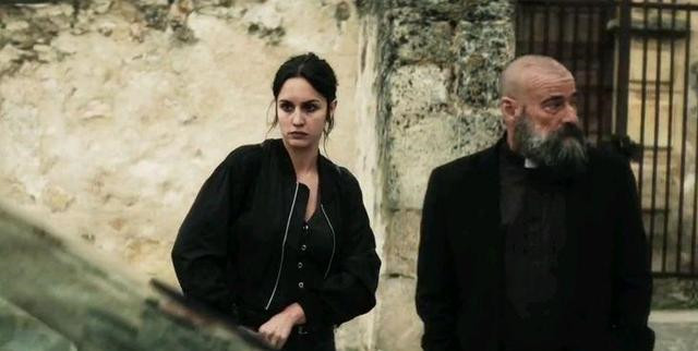 西班牙悬疑剧《30枚银币》,古老的传说渗透到现代,值得一看_腾讯新闻