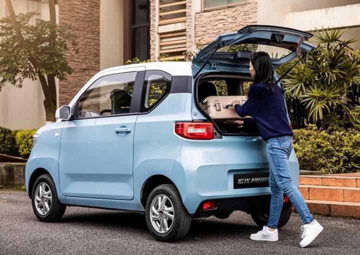 老年代步车排行榜_拒绝老年代步车4款适合老人的小型两厢车推荐(2)