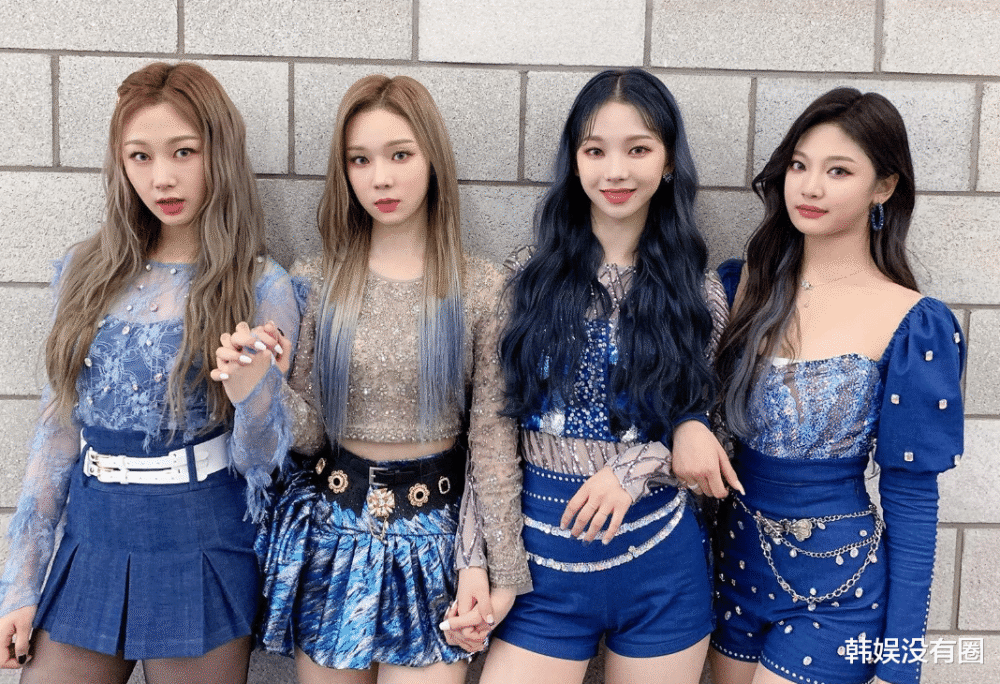 12 月9 日报道:于11 月17 日公开的 sm 新人女团 aespa 出道曲《black