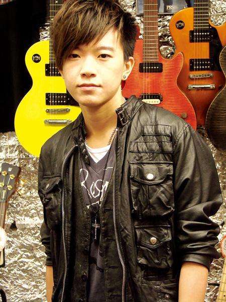 假小子张芸京从爆火到街头卖艺自爆曾因没钱差点去死