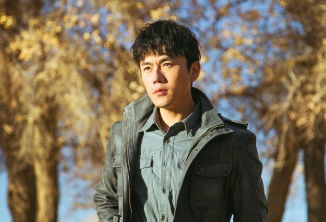 他的同事在搏杀中牺牲,而魏疆也选择当了一个护林员