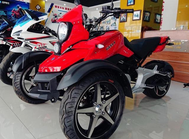 "国产庞巴迪"正式开卖,售价一出,这次最亲民!