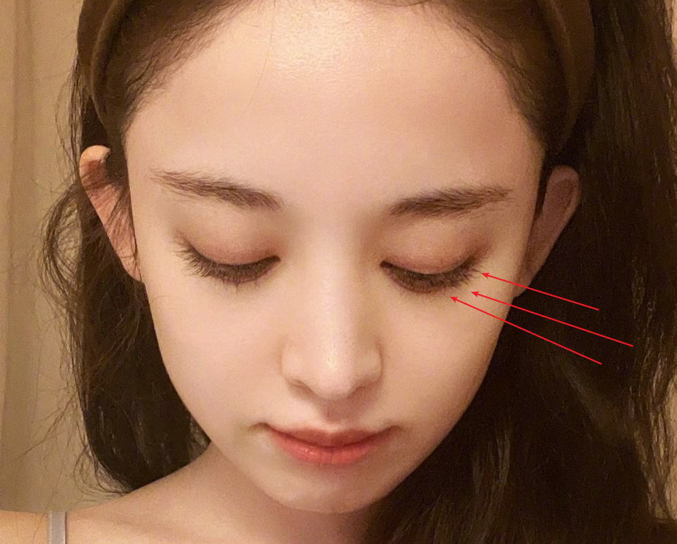 古力娜扎发自拍,全网都羡慕她的发量,而我却酸眼睫毛和肌肤!_腾讯新闻