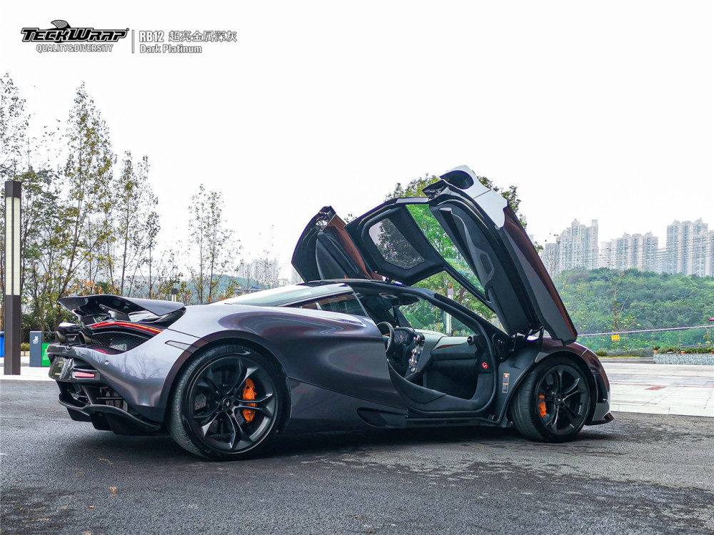 豪车迈凯轮车门有指纹解锁找不到手扣改色膜用秃鹰rb12金属深灰