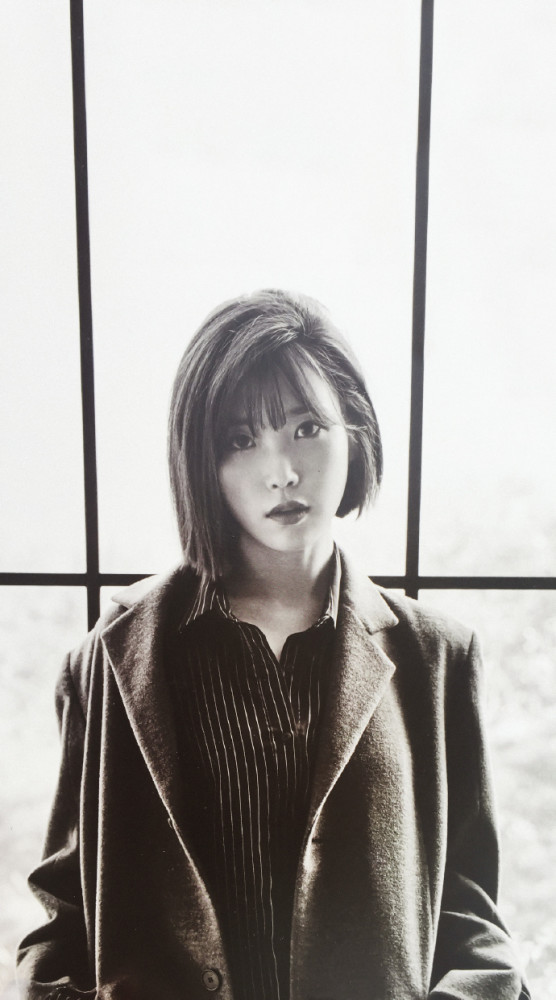 iu的写真照最有感觉的不是那鲜艳的美照而是那黑白写真照