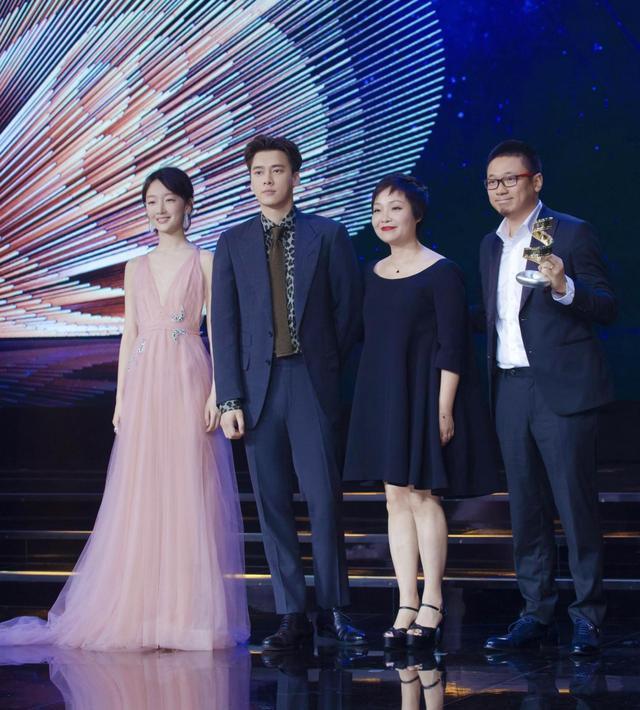周冬雨李易峰三度合作,网友以为是拍电影,问他能否拿"影帝"