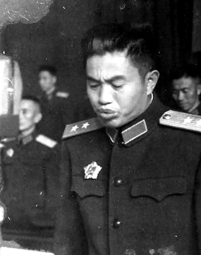 开国中将皮定均62岁不幸遇难为何安葬在两个地方