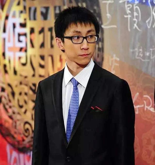 刘嘉忆:19岁上大学,22岁当教授,1年攻克