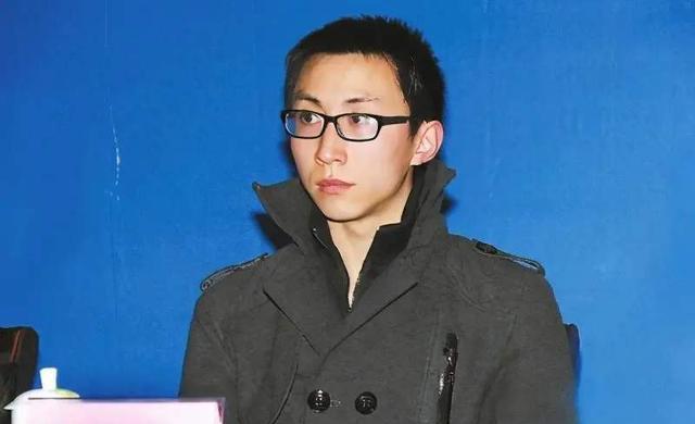 刘嘉忆:19岁上大学,22岁当教授,1年攻克