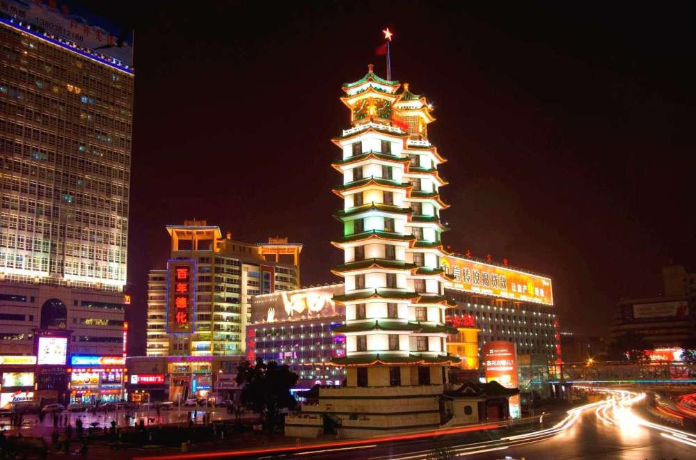 各省会城市gdp排名2_中国“最强势”的地级市,GDP将突破2万亿,超越本省省