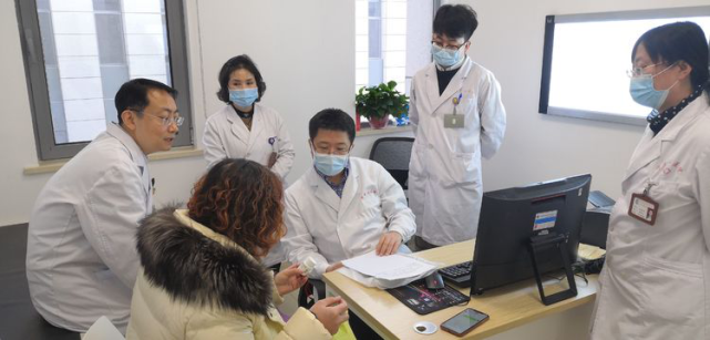 包含中國醫學科學院腫瘤醫院全天黃牛掛號的詞條