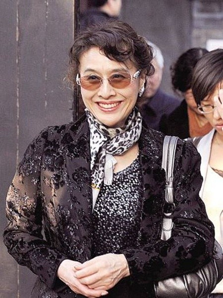 秋冬如何穿搭时髦保暖山口百惠栗原小卷的穿搭公式人人可借鉴