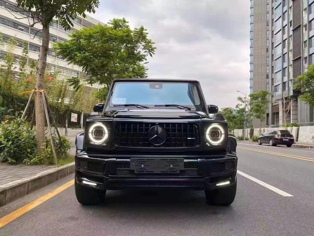 全新奔驰g500提车落地180万40tv8三把锁真霸气