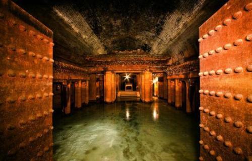 清东陵盗宝后背上盗墓将军之名的孙殿英为何会放过明十三陵