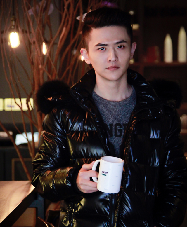 张端端的名字挺特别的,跟《庆余年》的角色名很搭,而他这个名字是他