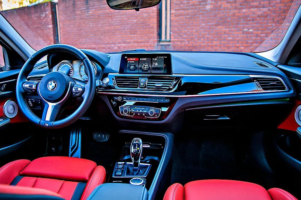 试驾丨华晨宝马125im运动耀夜有个性懂时尚前驱依然可以玩的出彩